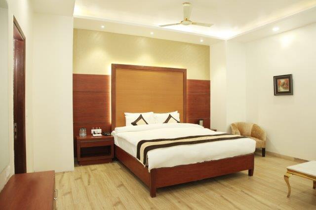 Green Palms Hotel Delhi Zewnętrze zdjęcie